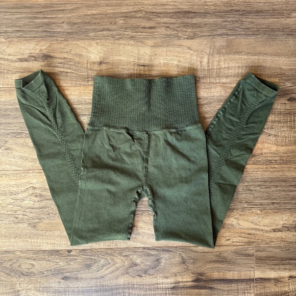 NWOT - FP Movement Good Karma Leggings XS/S - Picture 1 of 14